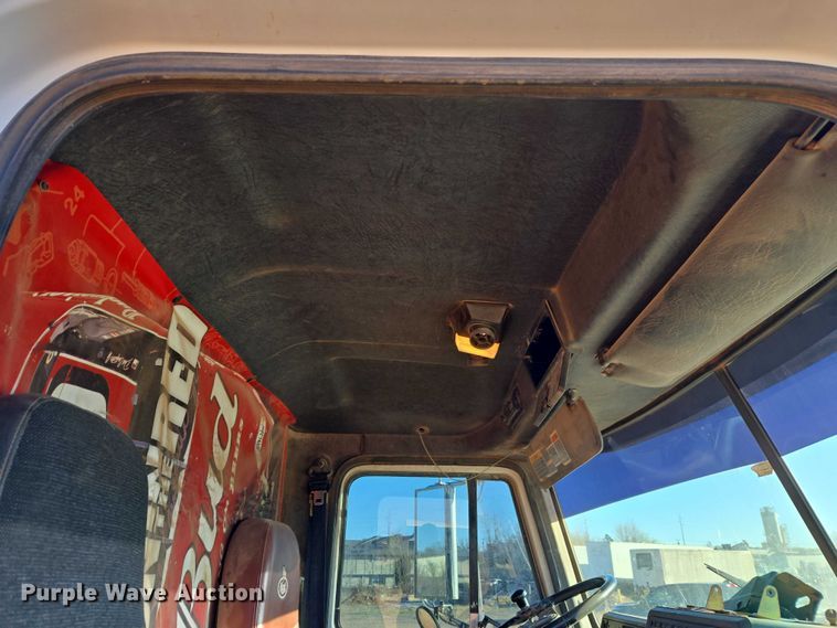 image for item ET1463 2000 Mack CH613 water truck