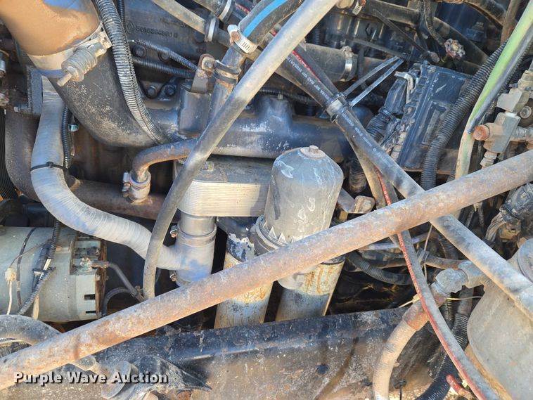 image for item ET1463 2000 Mack CH613 water truck