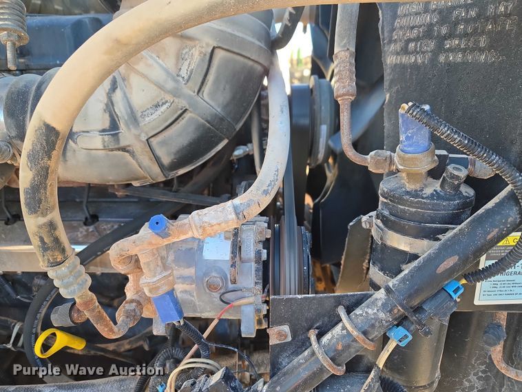 image for item ET1463 2000 Mack CH613 water truck