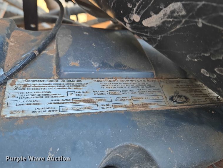 image for item ET1463 2000 Mack CH613 water truck