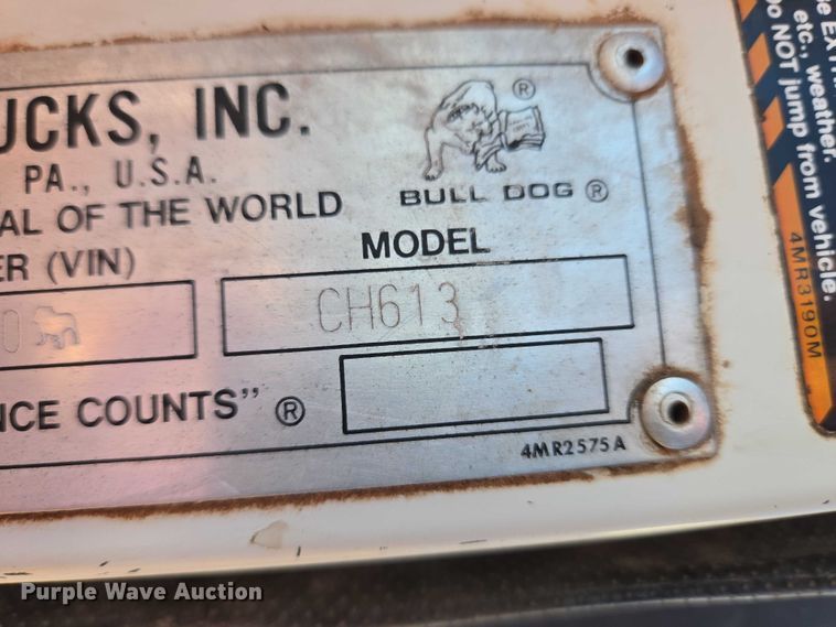 image for item ET1463 2000 Mack CH613 water truck