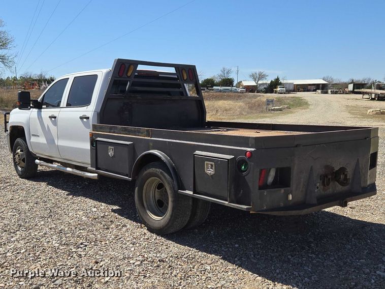 image for item ET1489 2016 Chevrolet Silverado 3500HD Crew Cab flatbed pickup truck