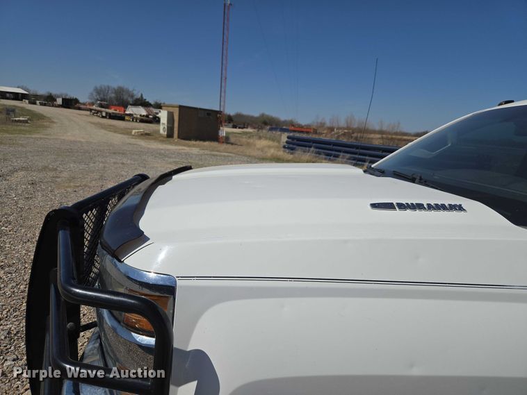 image for item ET1489 2016 Chevrolet Silverado 3500HD Crew Cab flatbed pickup truck