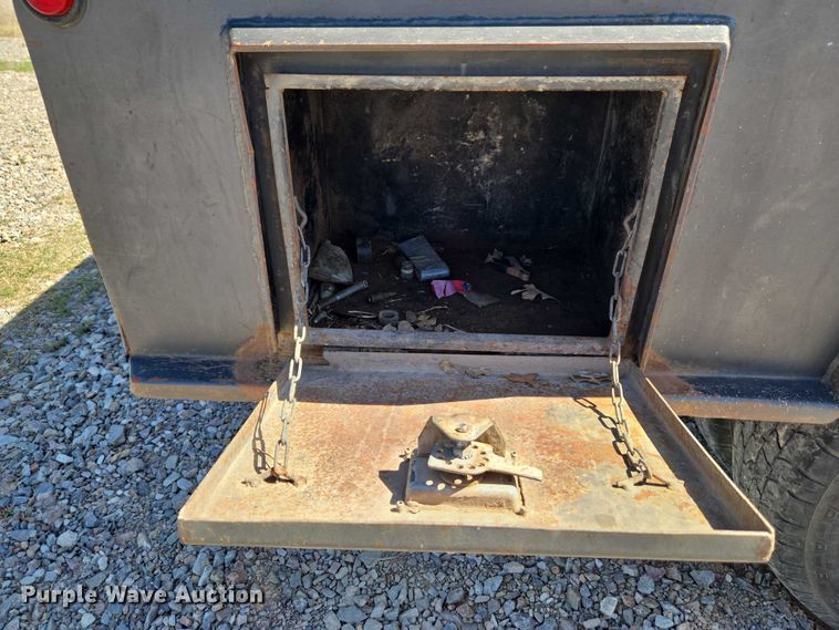 image for item ET1489 2016 Chevrolet Silverado 3500HD Crew Cab flatbed pickup truck