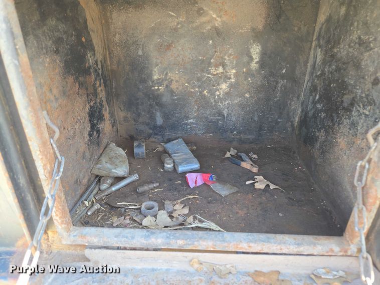 image for item ET1489 2016 Chevrolet Silverado 3500HD Crew Cab flatbed pickup truck