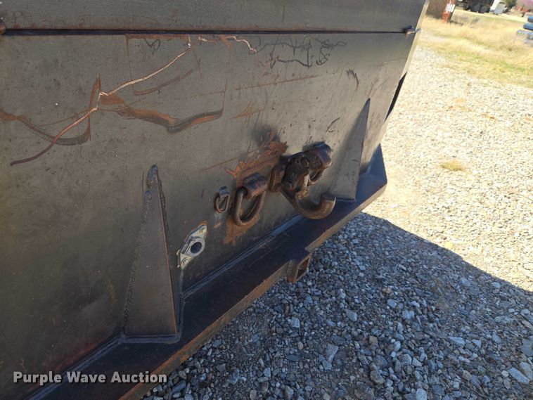 image for item ET1489 2016 Chevrolet Silverado 3500HD Crew Cab flatbed pickup truck