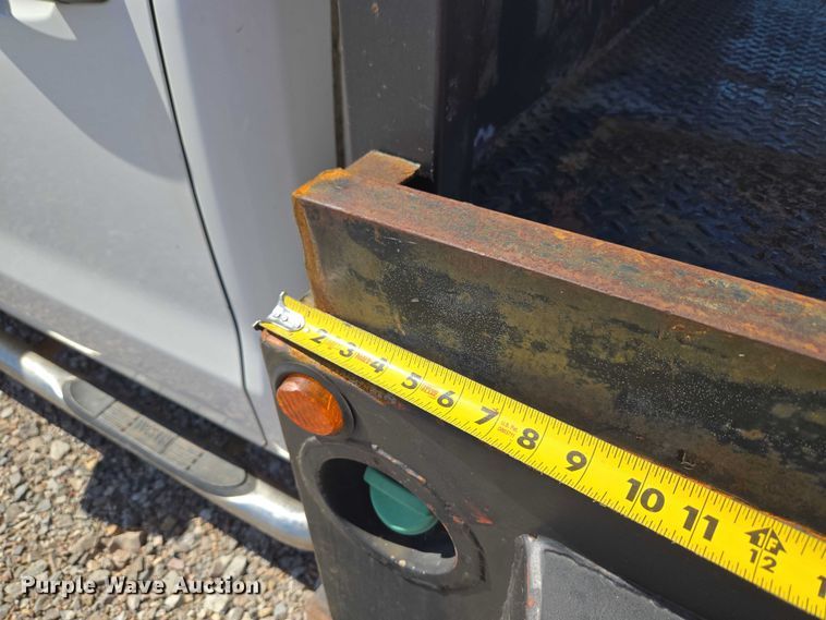 image for item ET1489 2016 Chevrolet Silverado 3500HD Crew Cab flatbed pickup truck