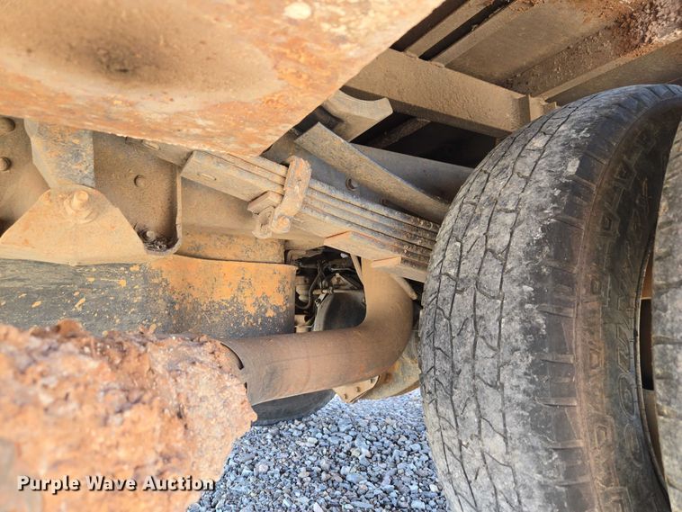 image for item ET1489 2016 Chevrolet Silverado 3500HD Crew Cab flatbed pickup truck