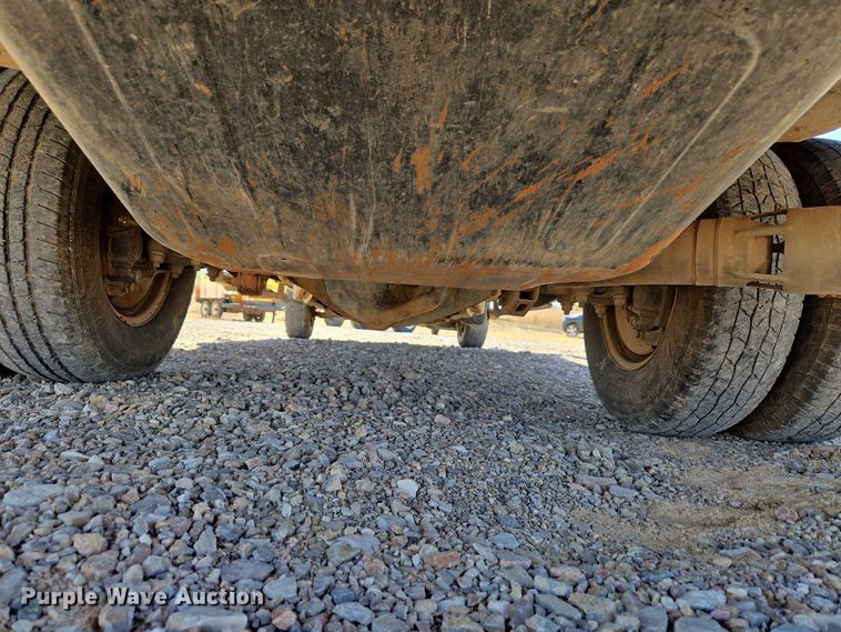 image for item ET1489 2016 Chevrolet Silverado 3500HD Crew Cab flatbed pickup truck