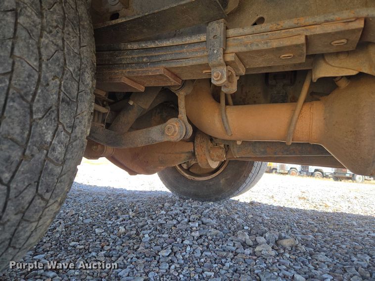 image for item ET1489 2016 Chevrolet Silverado 3500HD Crew Cab flatbed pickup truck