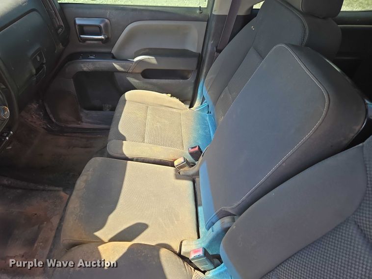 image for item ET1489 2016 Chevrolet Silverado 3500HD Crew Cab flatbed pickup truck