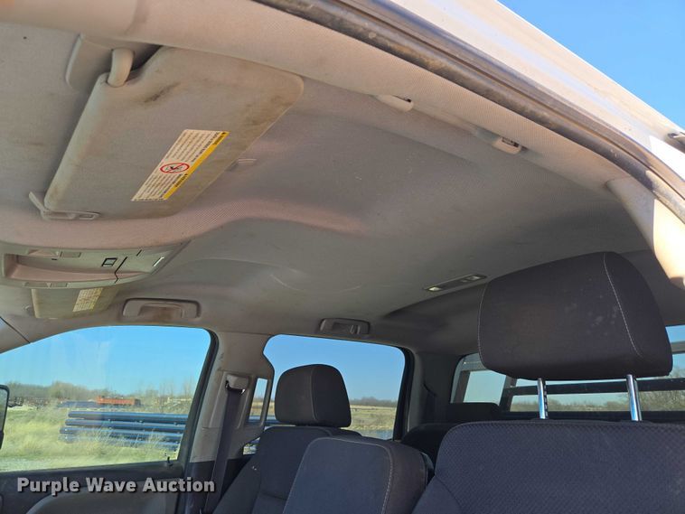 image for item ET1489 2016 Chevrolet Silverado 3500HD Crew Cab flatbed pickup truck