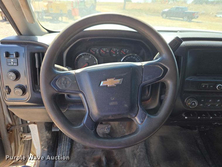 image for item ET1489 2016 Chevrolet Silverado 3500HD Crew Cab flatbed pickup truck