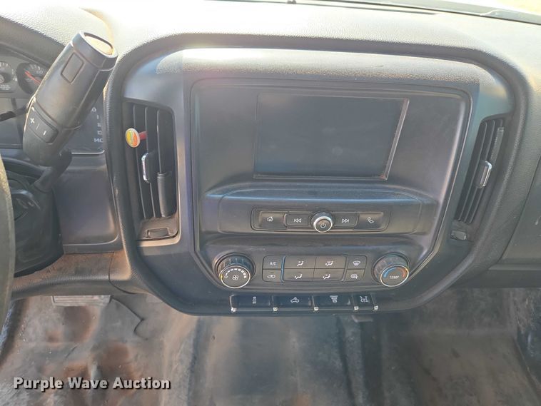 image for item ET1489 2016 Chevrolet Silverado 3500HD Crew Cab flatbed pickup truck