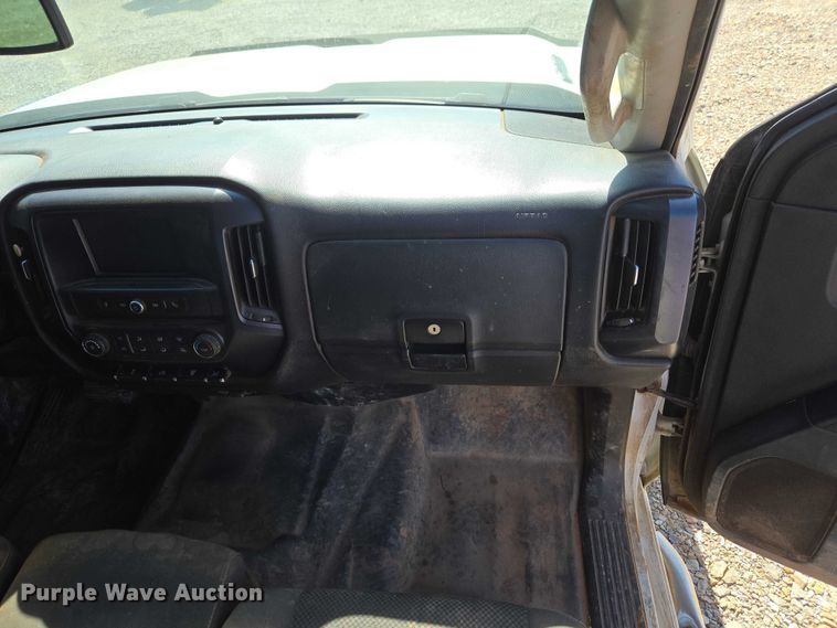 image for item ET1489 2016 Chevrolet Silverado 3500HD Crew Cab flatbed pickup truck