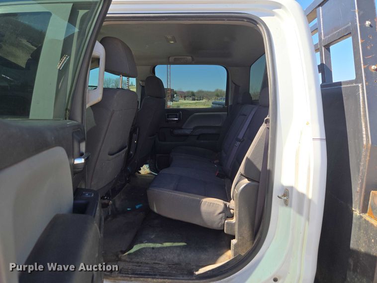 image for item ET1489 2016 Chevrolet Silverado 3500HD Crew Cab flatbed pickup truck