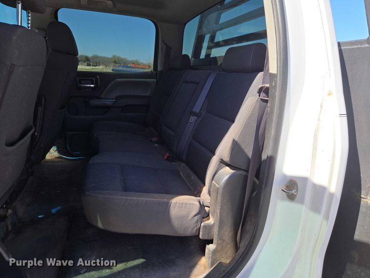 image for item ET1489 2016 Chevrolet Silverado 3500HD Crew Cab flatbed pickup truck