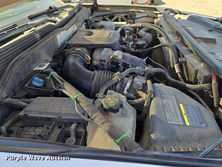 image for item ET1489 2016 Chevrolet Silverado 3500HD Crew Cab flatbed pickup truck