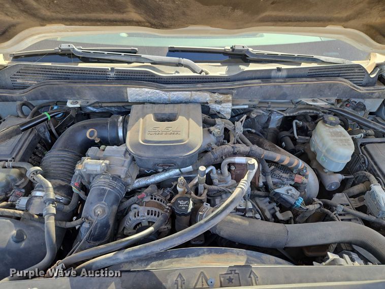 image for item ET1489 2016 Chevrolet Silverado 3500HD Crew Cab flatbed pickup truck