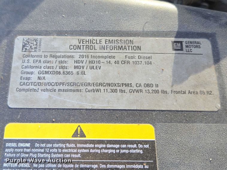 image for item ET1489 2016 Chevrolet Silverado 3500HD Crew Cab flatbed pickup truck