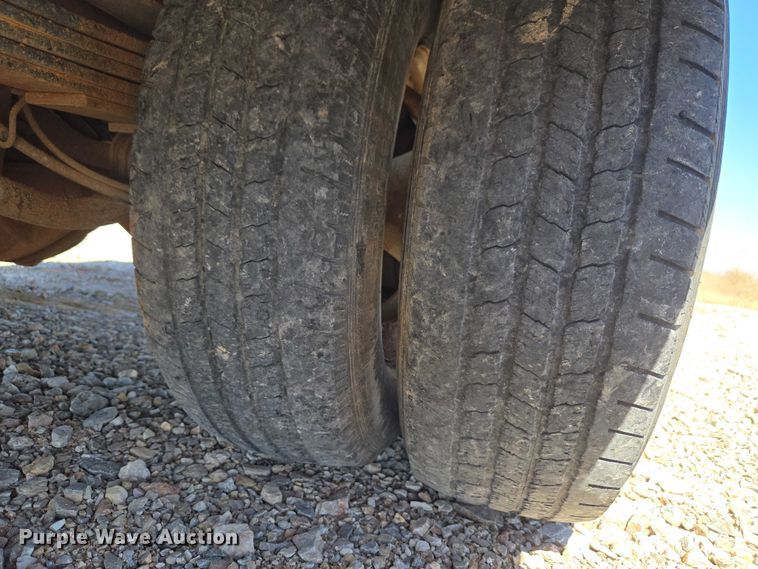 image for item ET1489 2016 Chevrolet Silverado 3500HD Crew Cab flatbed pickup truck