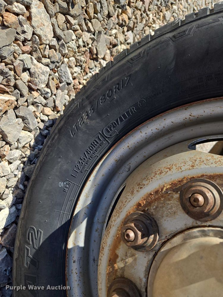 image for item ET1489 2016 Chevrolet Silverado 3500HD Crew Cab flatbed pickup truck