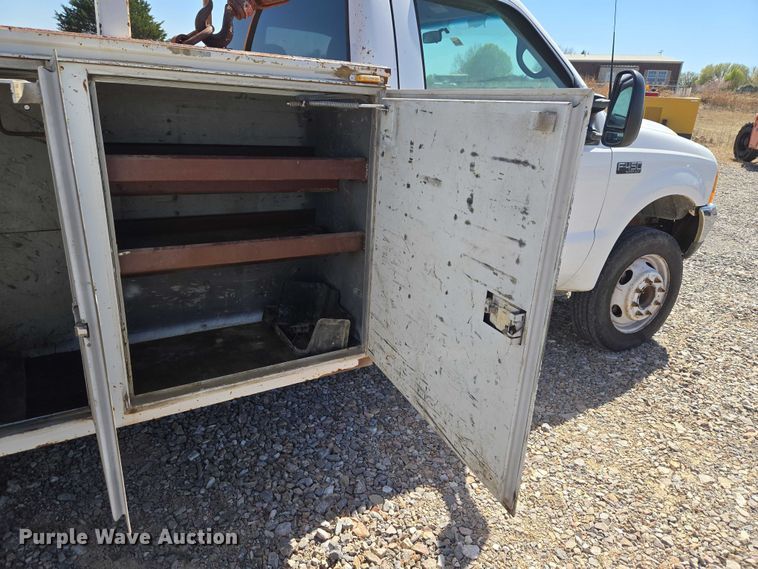 image for item ET1490 2001 Ford F450 Super Duty XL utility / service truck