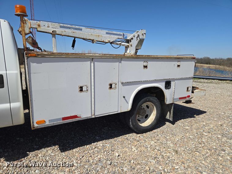 image for item ET1490 2001 Ford F450 Super Duty XL utility / service truck