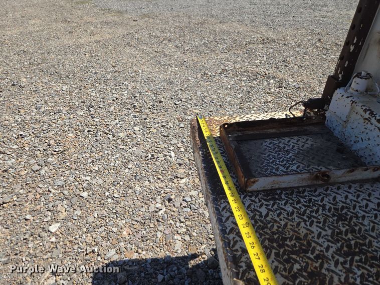 image for item ET1490 2001 Ford F450 Super Duty XL utility / service truck