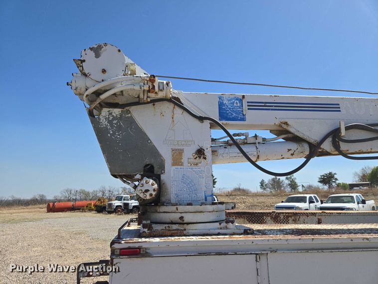 image for item ET1490 2001 Ford F450 Super Duty XL utility / service truck