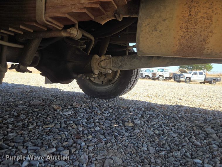 image for item ET1490 2001 Ford F450 Super Duty XL utility / service truck