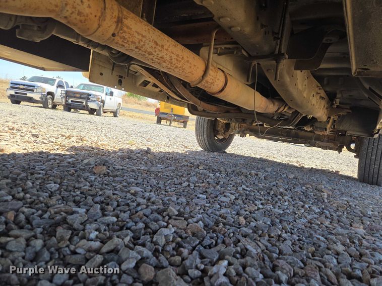 image for item ET1490 2001 Ford F450 Super Duty XL utility / service truck