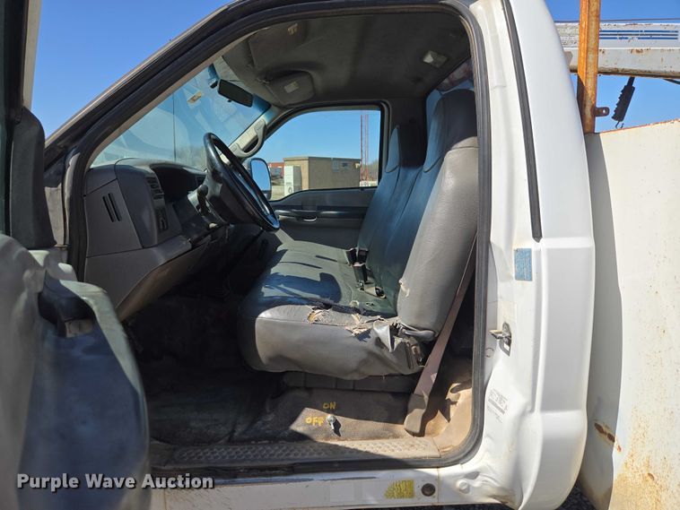 image for item ET1490 2001 Ford F450 Super Duty XL utility / service truck