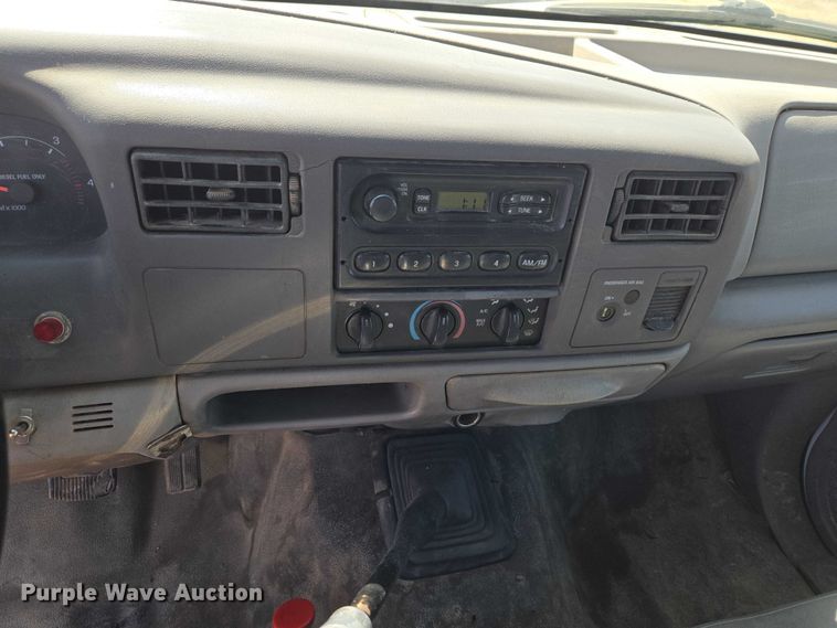 image for item ET1490 2001 Ford F450 Super Duty XL utility / service truck