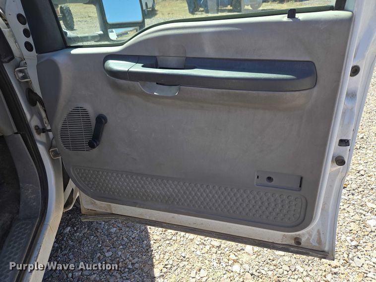 image for item ET1490 2001 Ford F450 Super Duty XL utility / service truck