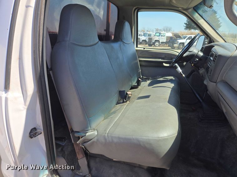 image for item ET1490 2001 Ford F450 Super Duty XL utility / service truck