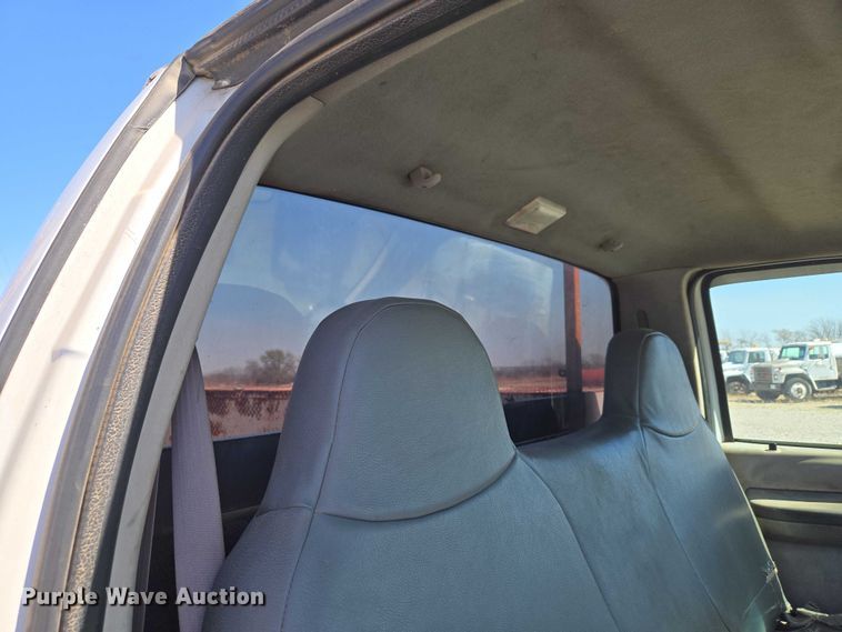 image for item ET1490 2001 Ford F450 Super Duty XL utility / service truck