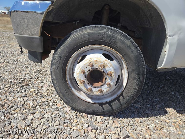 image for item ET1490 2001 Ford F450 Super Duty XL utility / service truck