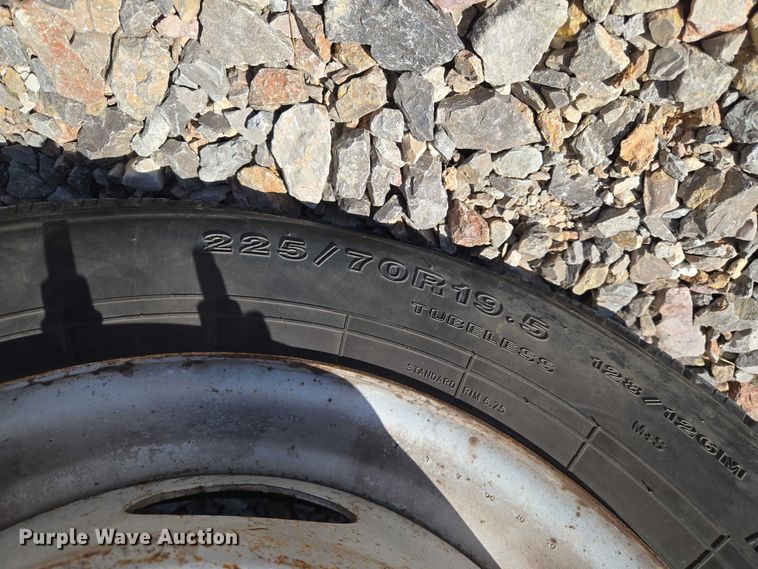 image for item ET1490 2001 Ford F450 Super Duty XL utility / service truck