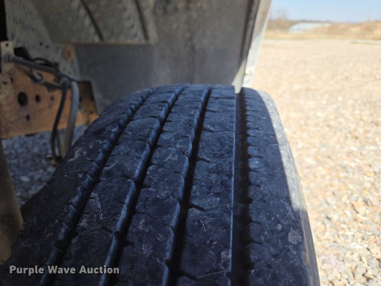 image for item ET1490 2001 Ford F450 Super Duty XL utility / service truck