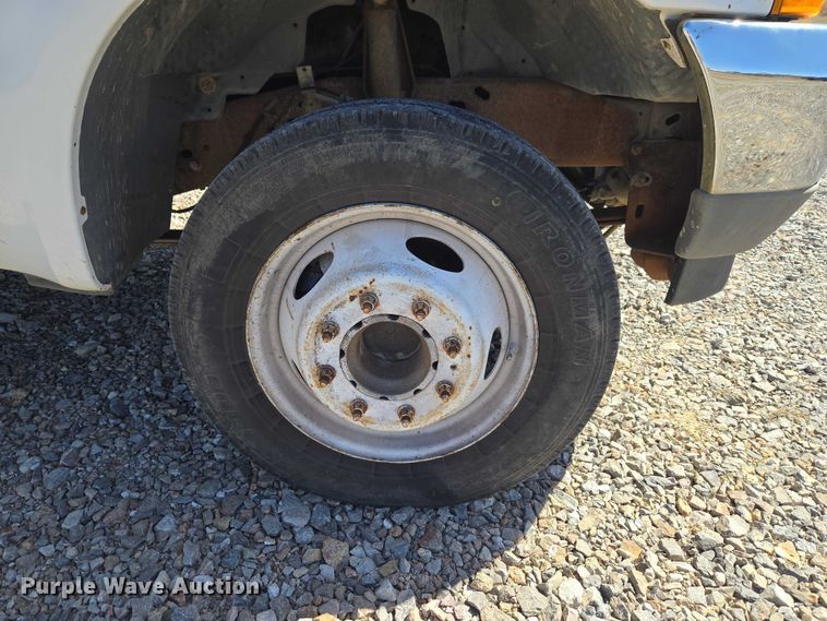 image for item ET1490 2001 Ford F450 Super Duty XL utility / service truck