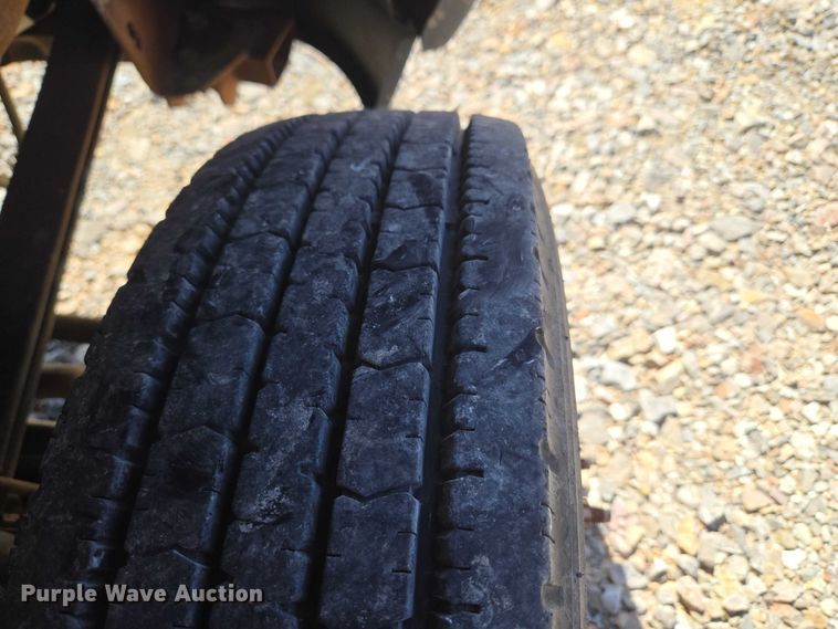 image for item ET1490 2001 Ford F450 Super Duty XL utility / service truck