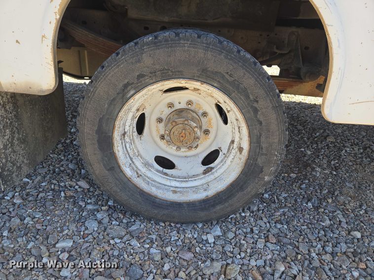 image for item ET1490 2001 Ford F450 Super Duty XL utility / service truck