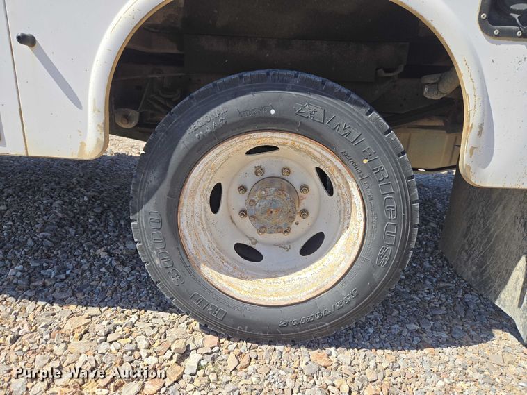 image for item ET1490 2001 Ford F450 Super Duty XL utility / service truck