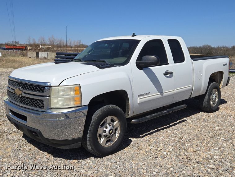 image for item ET1491 2011 Chevrolet Silverado 2500HD  Ext. Cab pickup truck