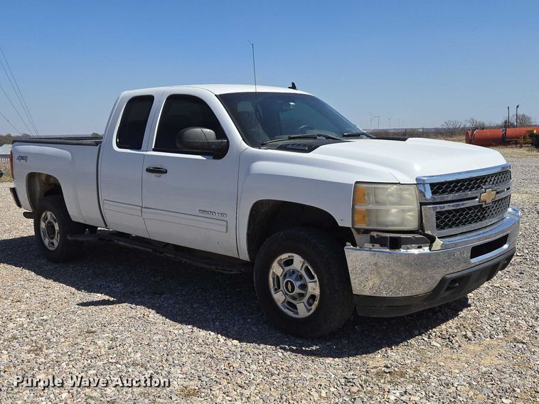 image for item ET1491 2011 Chevrolet Silverado 2500HD  Ext. Cab pickup truck