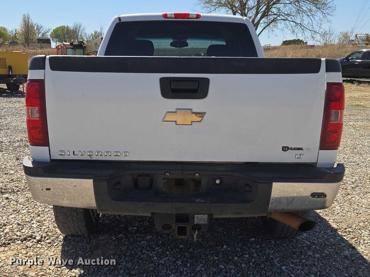 image for item ET1491 2011 Chevrolet Silverado 2500HD  Ext. Cab pickup truck