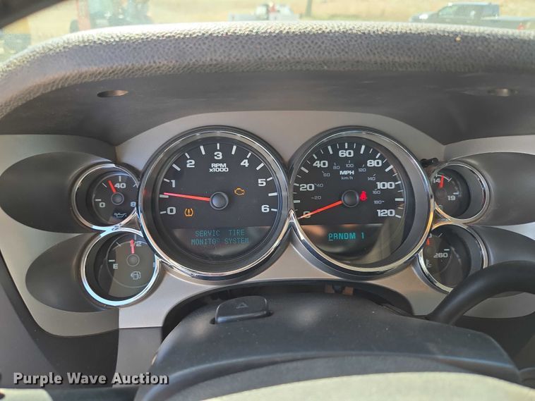 image for item ET1491 2011 Chevrolet Silverado 2500HD  Ext. Cab pickup truck