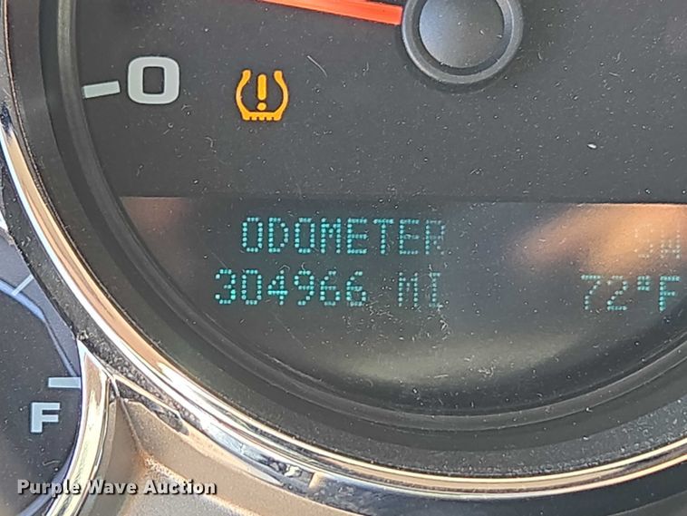 image for item ET1491 2011 Chevrolet Silverado 2500HD  Ext. Cab pickup truck