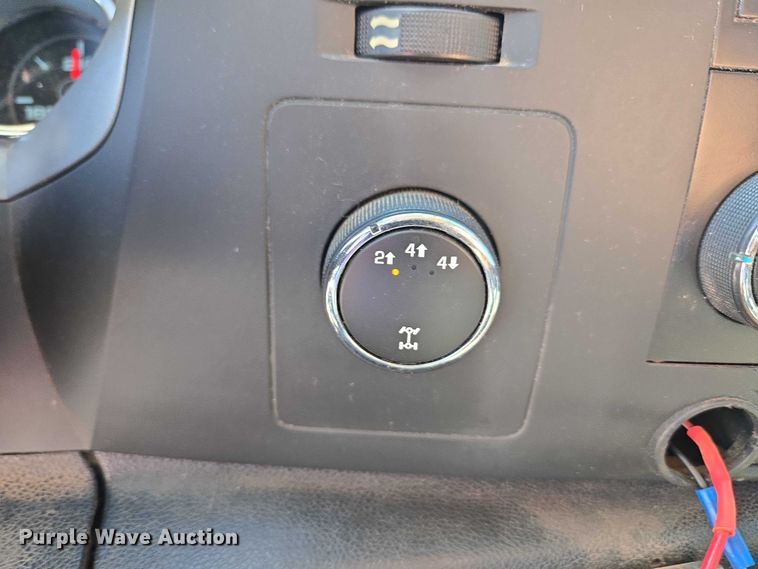 image for item ET1491 2011 Chevrolet Silverado 2500HD  Ext. Cab pickup truck